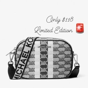 🚨 ʟɪᴍɪᴛᴇᴅ ᴇᴅɪᴛɪᴏɴ 🚨 
Michael Kors Jet Set Glam Crossbody in Black Signature.